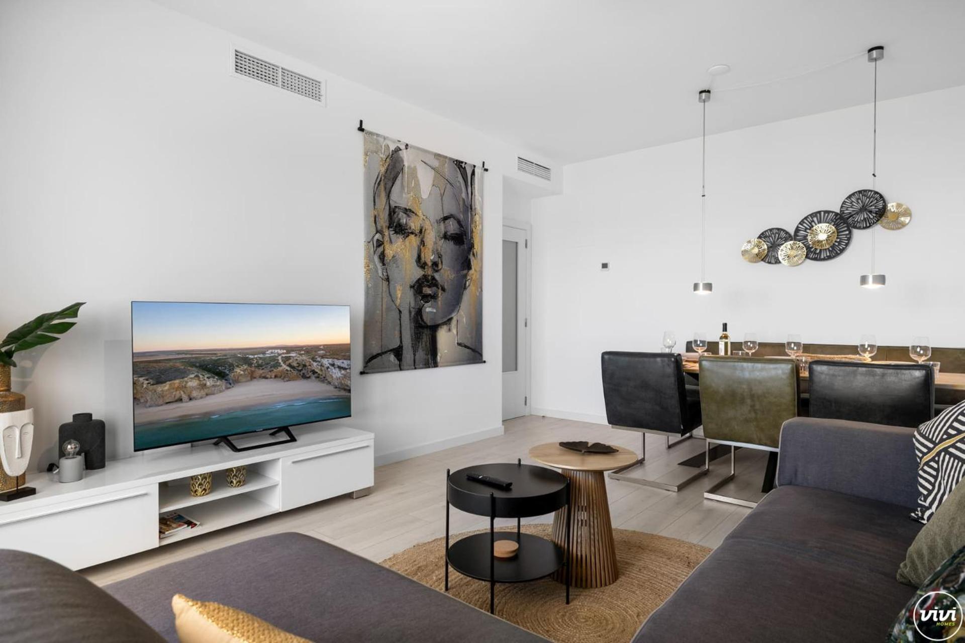 Vivi Homes - Santangelo Pool, Terrace & Sea View Apartment Benalmadena