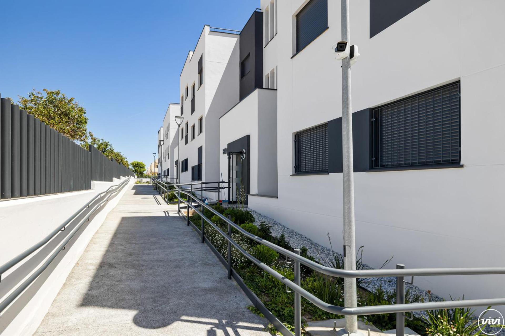 Vivi Homes - Santangelo Pool, Terrace & Sea View Apartment Benalmadena