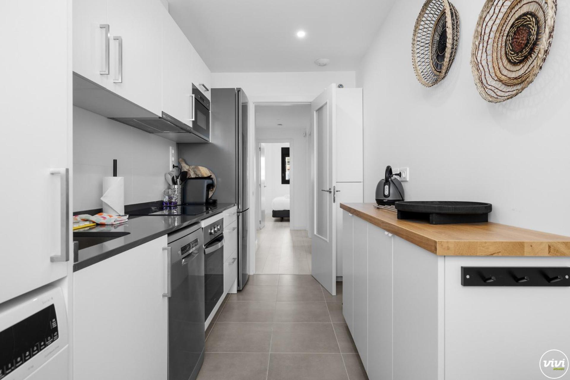 Vivi Homes - Santangelo Pool, Terrace & Sea View Apartment *